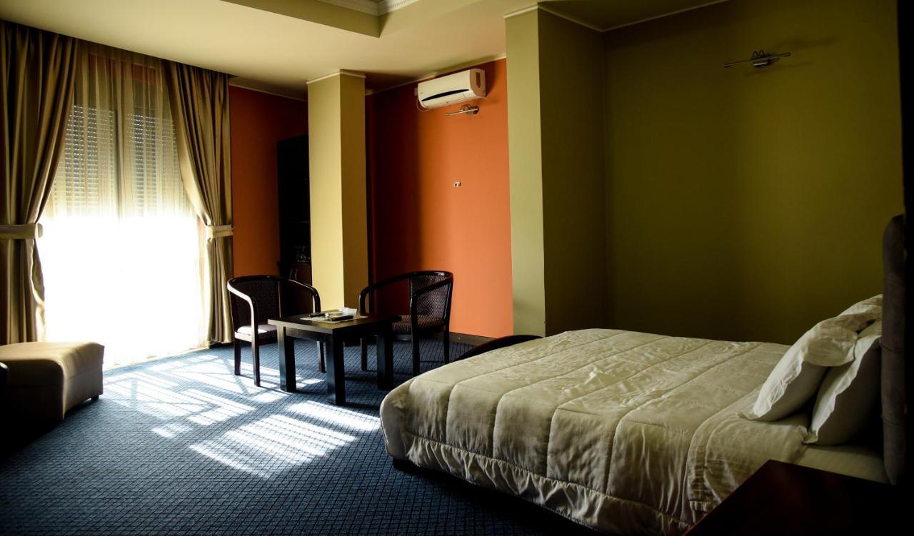 Imperial Hotel Ih Elbasan Exterior foto