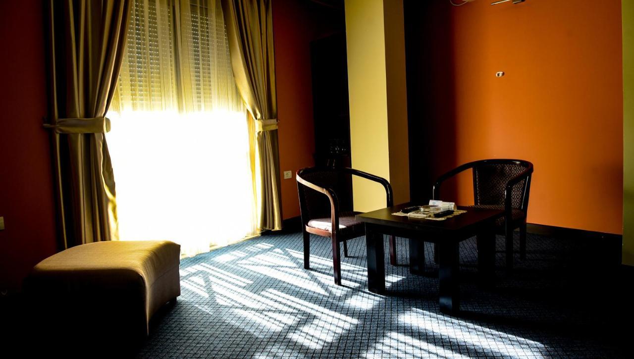 Imperial Hotel Ih Elbasan Exterior foto